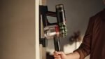 Dyson V8 Cyclone Akku-Staubsauger mit Motorbar – Schwarz – Bild 2