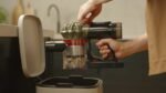 Dyson V8 Cyclone Akku-Staubsauger mit Motorbar – Schwarz – Bild 7